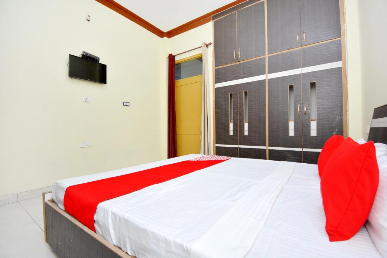 Oyo 40306 White House Hotel Jalandhar Ngoại thất bức ảnh