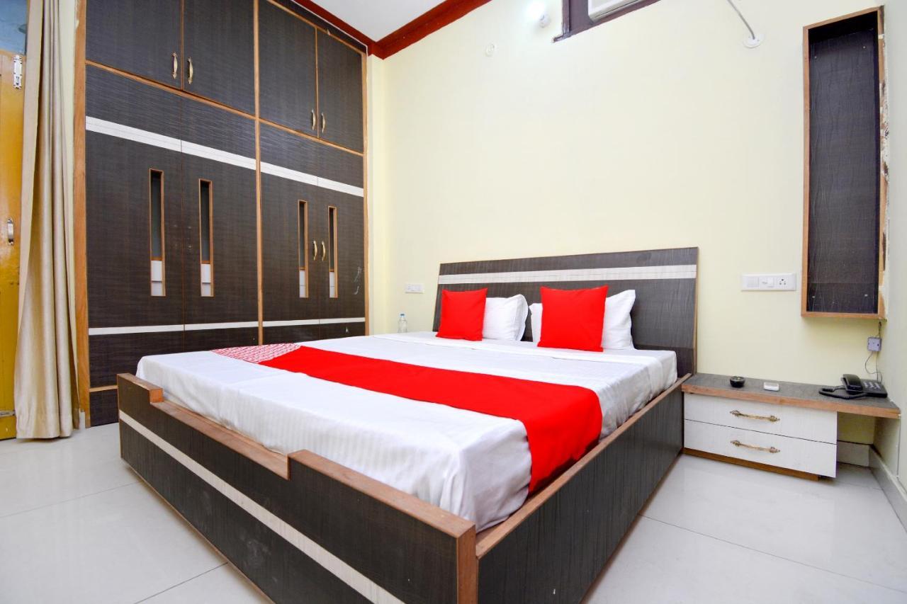 Oyo 40306 White House Hotel Jalandhar Ngoại thất bức ảnh