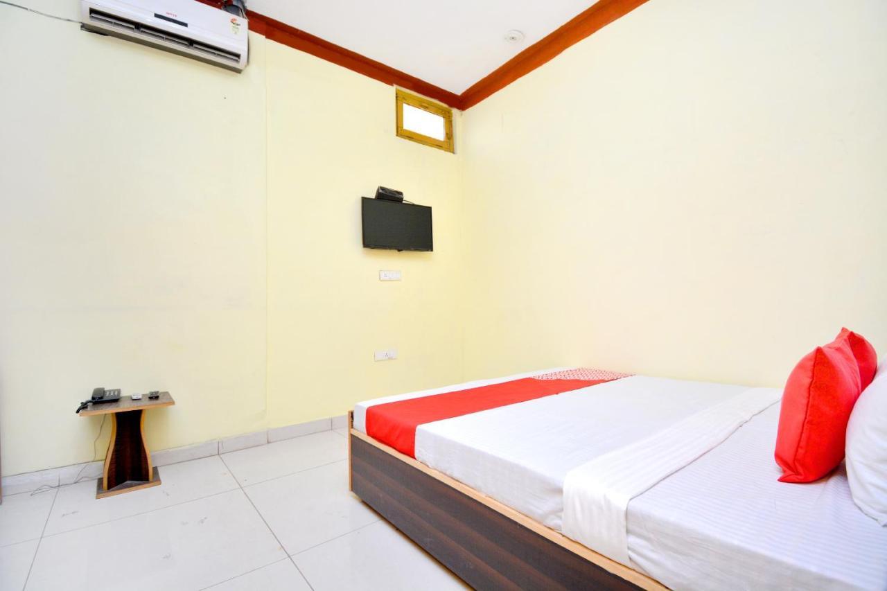 Oyo 40306 White House Hotel Jalandhar Ngoại thất bức ảnh