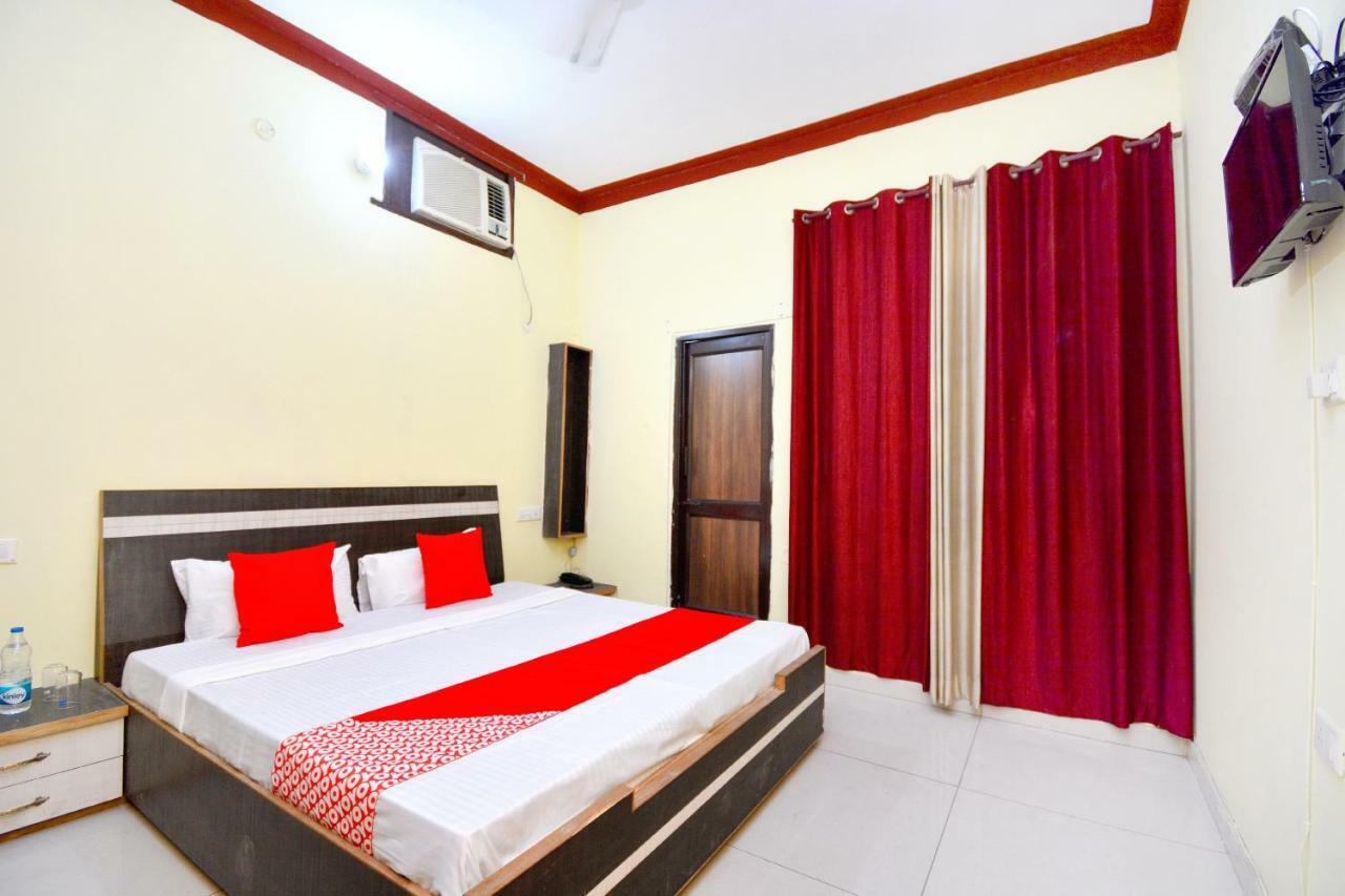 Oyo 40306 White House Hotel Jalandhar Ngoại thất bức ảnh