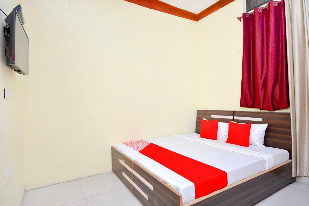 Oyo 40306 White House Hotel Jalandhar Phòng bức ảnh