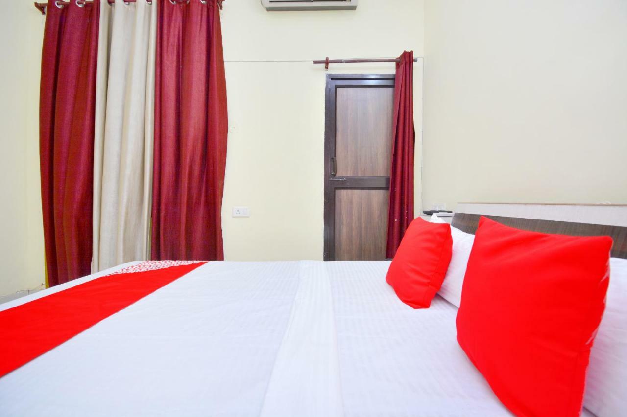 Oyo 40306 White House Hotel Jalandhar Ngoại thất bức ảnh
