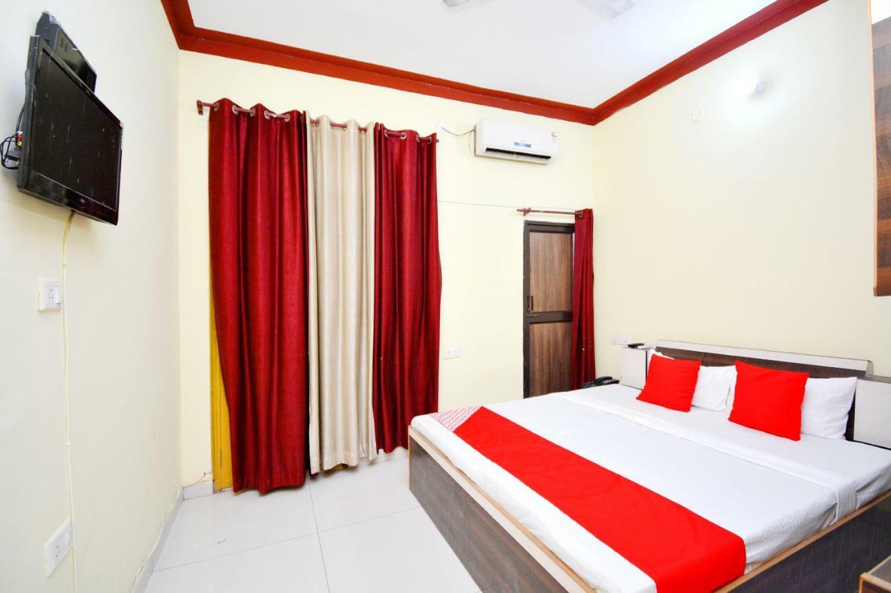 Oyo 40306 White House Hotel Jalandhar Ngoại thất bức ảnh